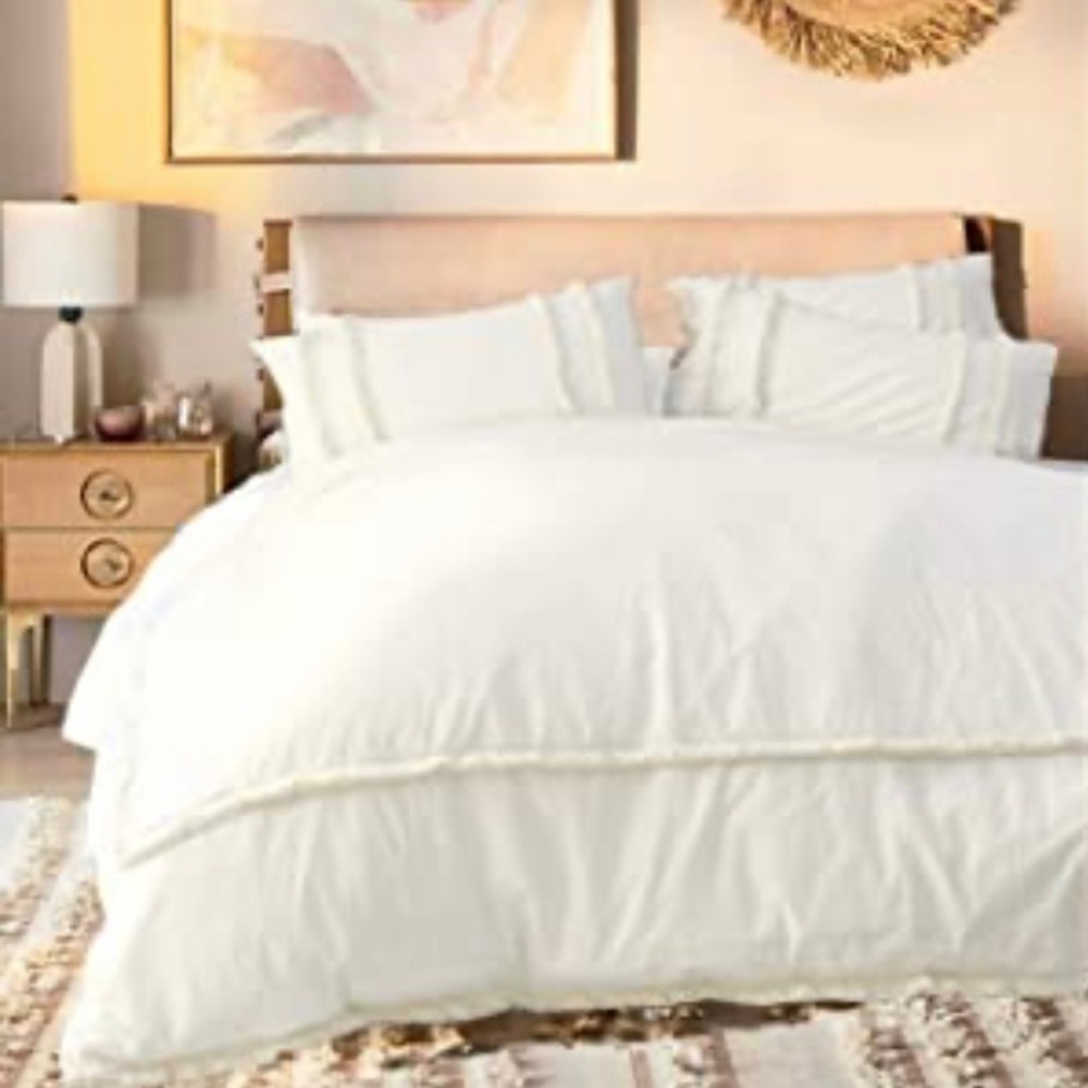 NWT, White King Duvet Cover with Boho Shag, Cotton